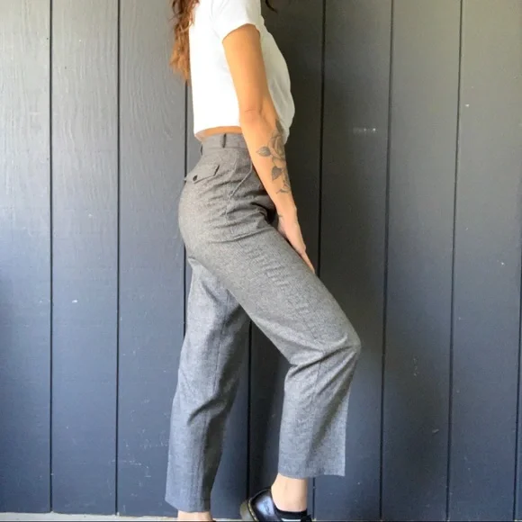 SOLD!!Vintage T.R. Bentley grey pinstripe pleated pant Sz 7/8 - Picture 2 of 6